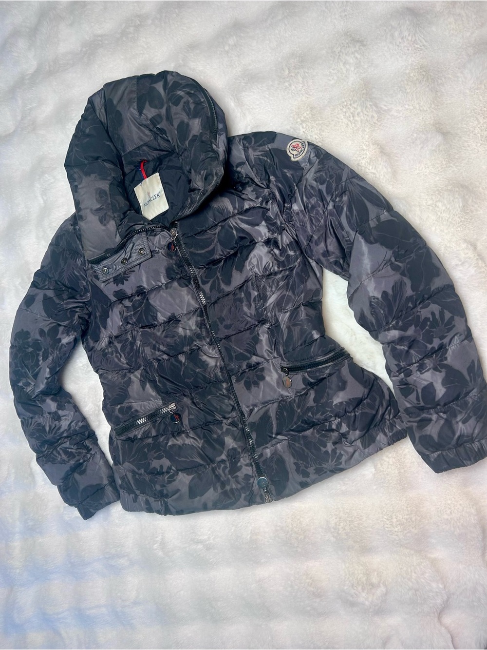 Moncler Sanglier Floral Down Puffer Jacket Gray Black Size 2